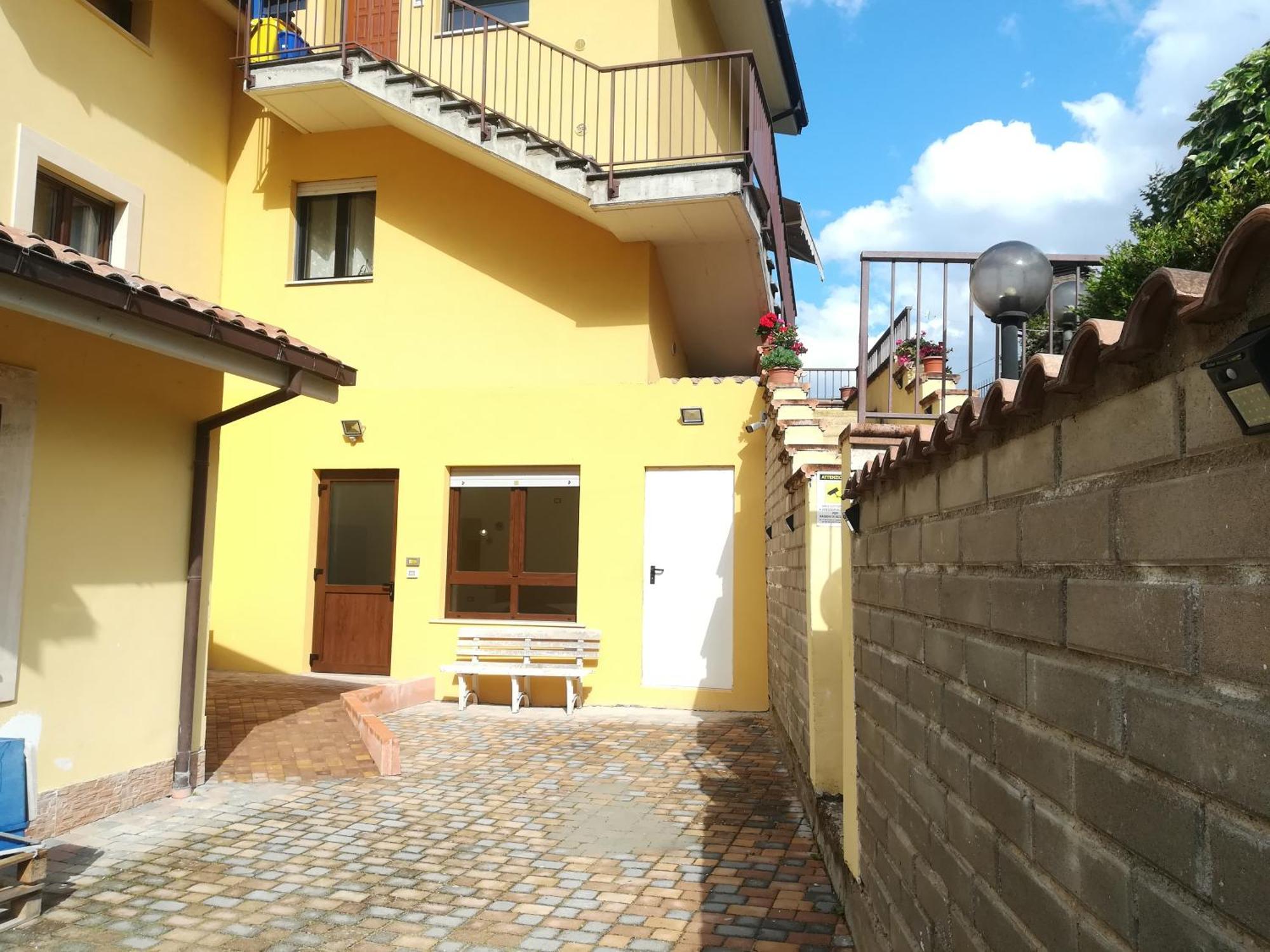 Complesso Turistico Aurora - Camere B&B Poggio Picenze Exterior photo